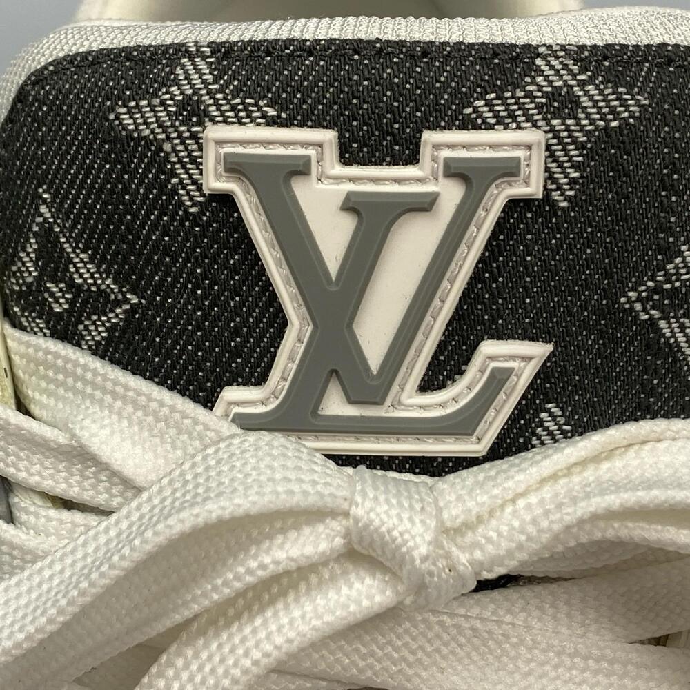 LOUIS VUITTON LV Trainer Sneakers Gray - Picture 4 of 10